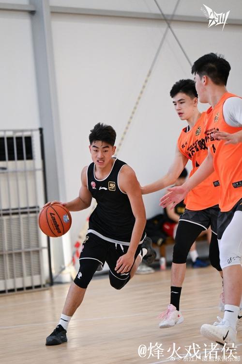 广厦男篮发布青年队图集：U19决赛阶段定档12月20日
